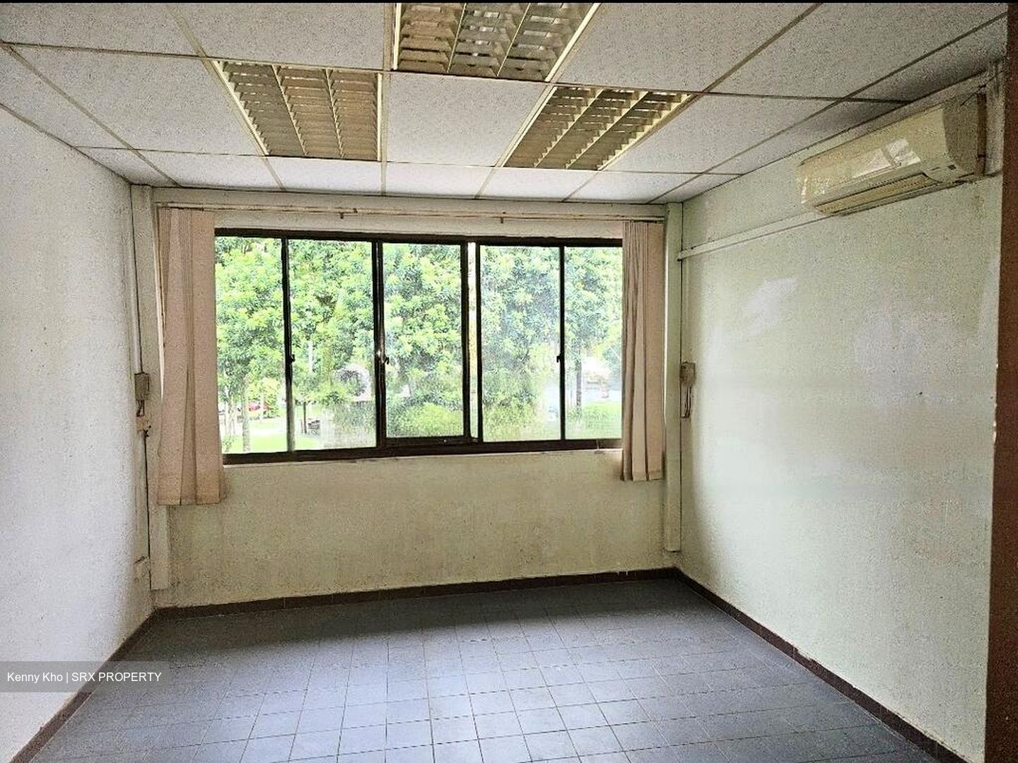 Sembawang Hills Estate (D20), Shop House #454593521